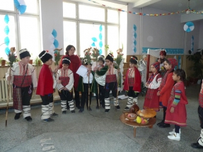 КМЕТЪТ ИНЖ. ТОШКО ПЕТКОВ ЩЕ ЗАРАДВА ДЕЦАТА ОТ ДЕТСКИТЕ ГРАДИНИ В ОБЩИНА ДОБРИЧКА С КОЛЕДНИ ТОРБИЧКИ С ПОДАРЪЦИ И ЛАКОМСТВА